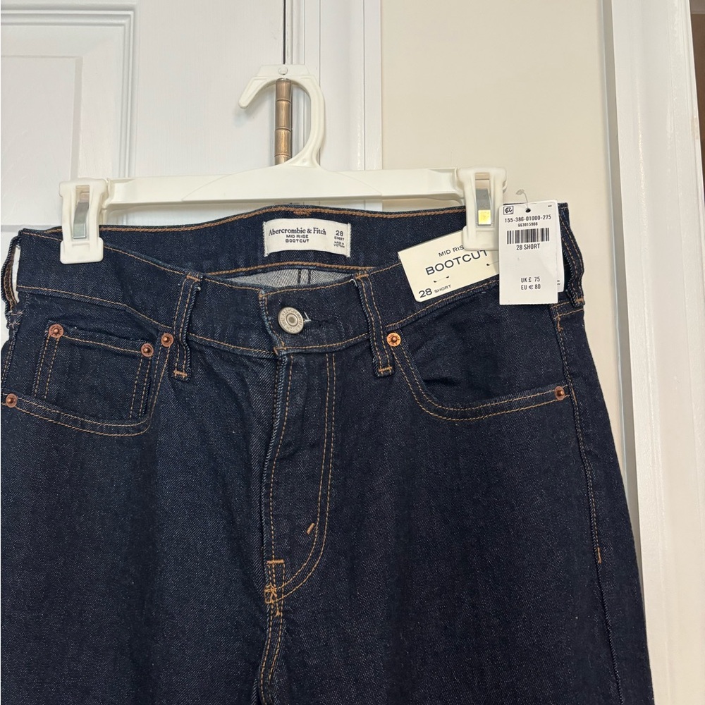 NWT A&F Mid Rise Bootcut Jeans - Picture 13 of 14